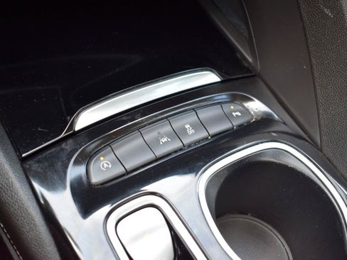 Used 2021 Buick Envision Essence w/ Technology Package I FWD image 28