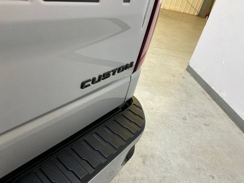 Used 2022 Chevrolet Silverado 1500 Custom w/ LPO, Dark Essentials Package AWD/4WD image 19