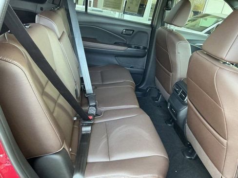 Used 2025 Honda Passport EX-L image 17