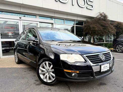 Used 2010 Volkswagen Passat Komfort FWD image 1