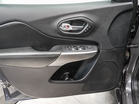 Used 2020 Jeep Cherokee High Altitude image 21