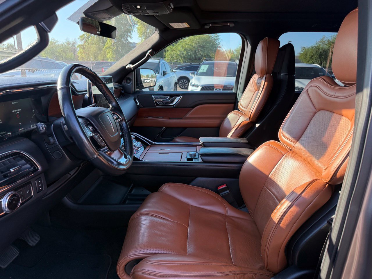 Used 2018 Lincoln Navigator Reserve w/ Technology Package AWD/4WD image 13