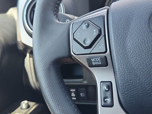 Used 2019 Toyota Tacoma Limited AWD/4WD image 20