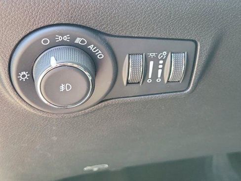Used 2025 Jeep Compass Trailhawk AWD/4WD image 24