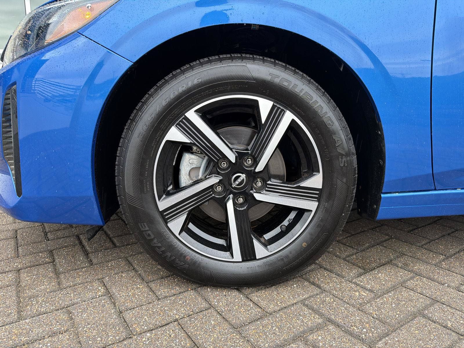 Used 2025 Nissan Sentra SV FWD image 10