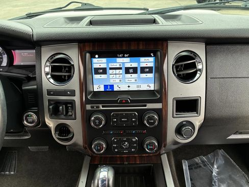 Used 2017 Ford Expedition EL Platinum image 28