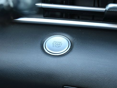 Used 2023 Hyundai Elantra SEL image 15