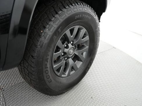 Used 2022 Toyota Tacoma SR5 w/ Technology Package RWD image 50