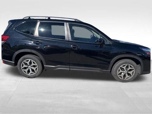 Used 2021 Subaru Forester Premium image 30