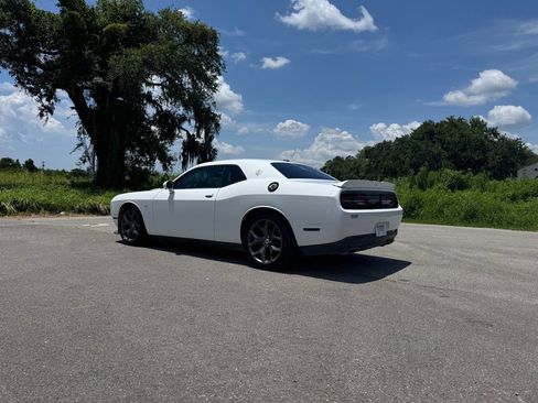 Used 2019 Dodge Challenger GT image 3
