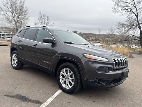 Used 2016 Jeep Cherokee Latitude w/ Cold Weather Group image 1