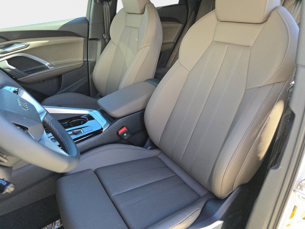 Used 2025 Audi Q5 Premium Plus w/ Premium Plus AWD/4WD image 15