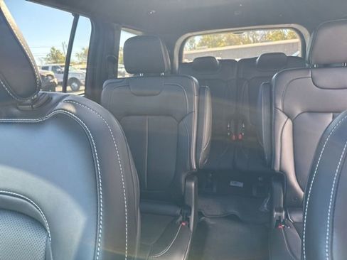 New 2025 Jeep Grand Cherokee L Limited w/ Luxury Tech Group II image 29