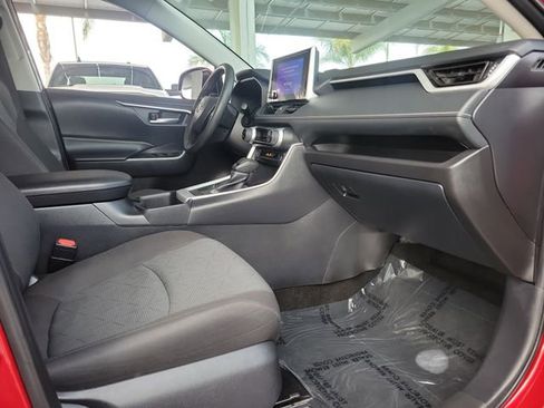 Used 2025 Toyota RAV4 XLE FWD image 23