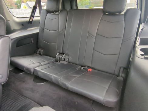 Used 2016 Cadillac Escalade ESV Platinum image 28