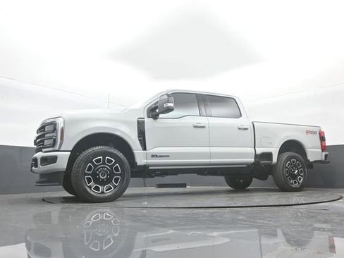 New 2026 Ford F350 Platinum w/ FX4 Off-Road Package image 30