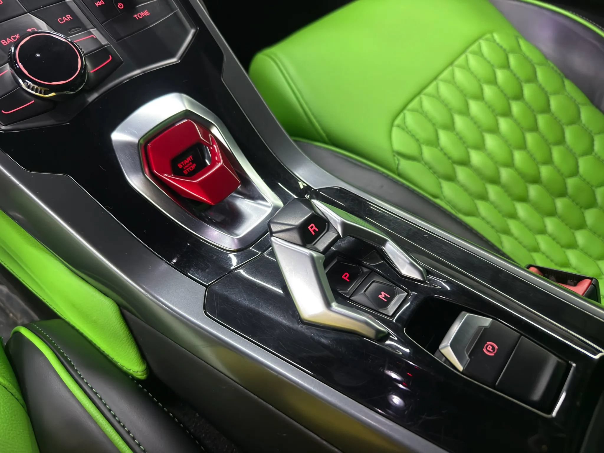 Used 2015 Lamborghini Huracan LP 610-4 AWD/4WD image 28