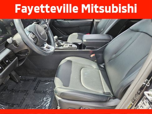 Used 2025 Kia Sportage EX w/ Premium Package AWD/4WD image 7