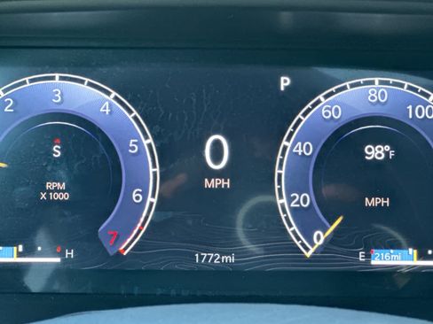 Used 2025 Jeep Grand Cherokee Altitude AWD/4WD image 24