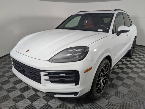 Certified 2026 Porsche Cayenne AWD/4WD image 40