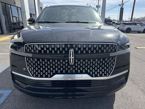 New 2026 Lincoln Navigator L Reserve AWD/4WD image 2