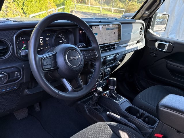 Used 2024 Jeep Wrangler Unlimited Rubicon 4xe AWD/4WD image 15