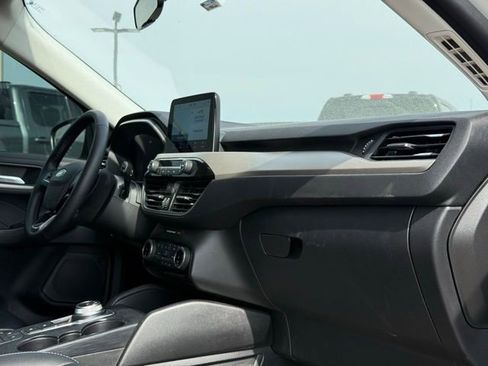 Used 2022 Ford Escape SEL w/ Technology Package image 14