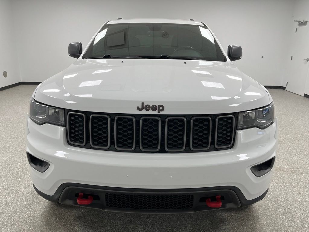 Used 2017 Jeep Grand Cherokee Trailhawk AWD/4WD image 3