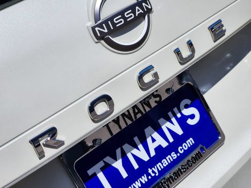 Certified 2023 Nissan Rogue SV w/ SV Premium B Package AWD/4WD image 8
