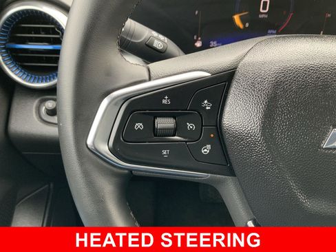 Used 2025 Chevrolet Trax LT w/ LT Convenience Package FWD image 5