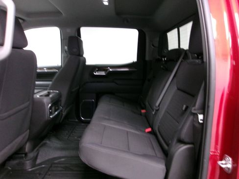 Used 2024 GMC Sierra 1500 Elevation w/ Preferred Package AWD/4WD image 9