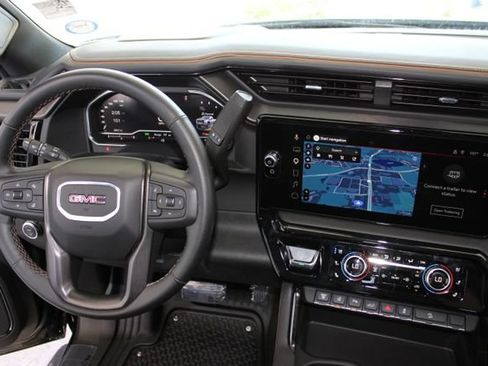 Used 2025 GMC Sierra 2500 AT4 w/ AT4 Premium Plus Package AWD/4WD image 30