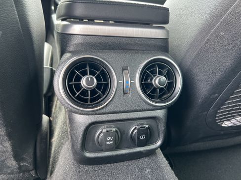 Used 2020 Kia Stinger GT1 RWD image 40