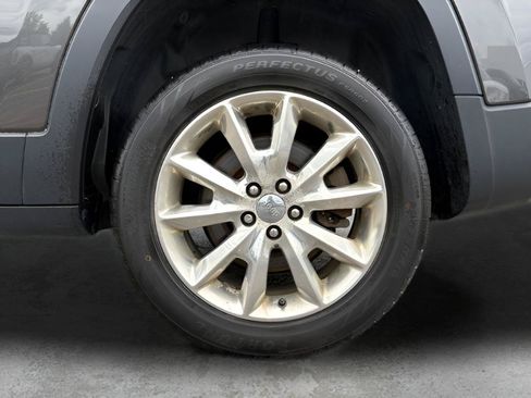 Used 2014 Jeep Cherokee Limited FWD image 22