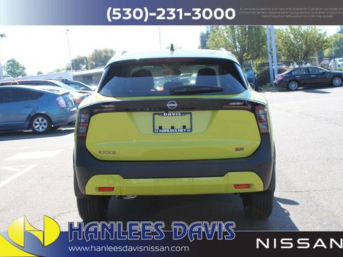 New 2026 Nissan Kicks SR w/ SR Premium Package FWD image 8