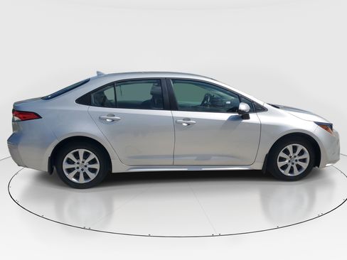 Certified 2025 Toyota Corolla LE FWD image 2