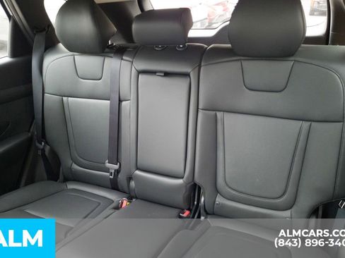 Used 2025 Hyundai Tucson SEL image 17