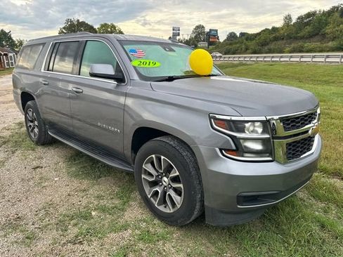 Used 2019 Chevrolet Suburban LT RWD image 7