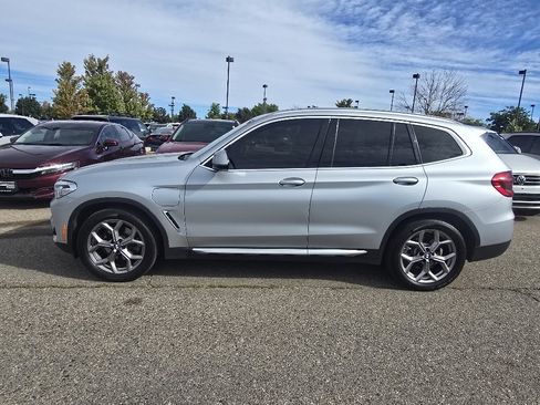 Used 2021 BMW X3 xDrive30e w/ Premium Package AWD/4WD image 2
