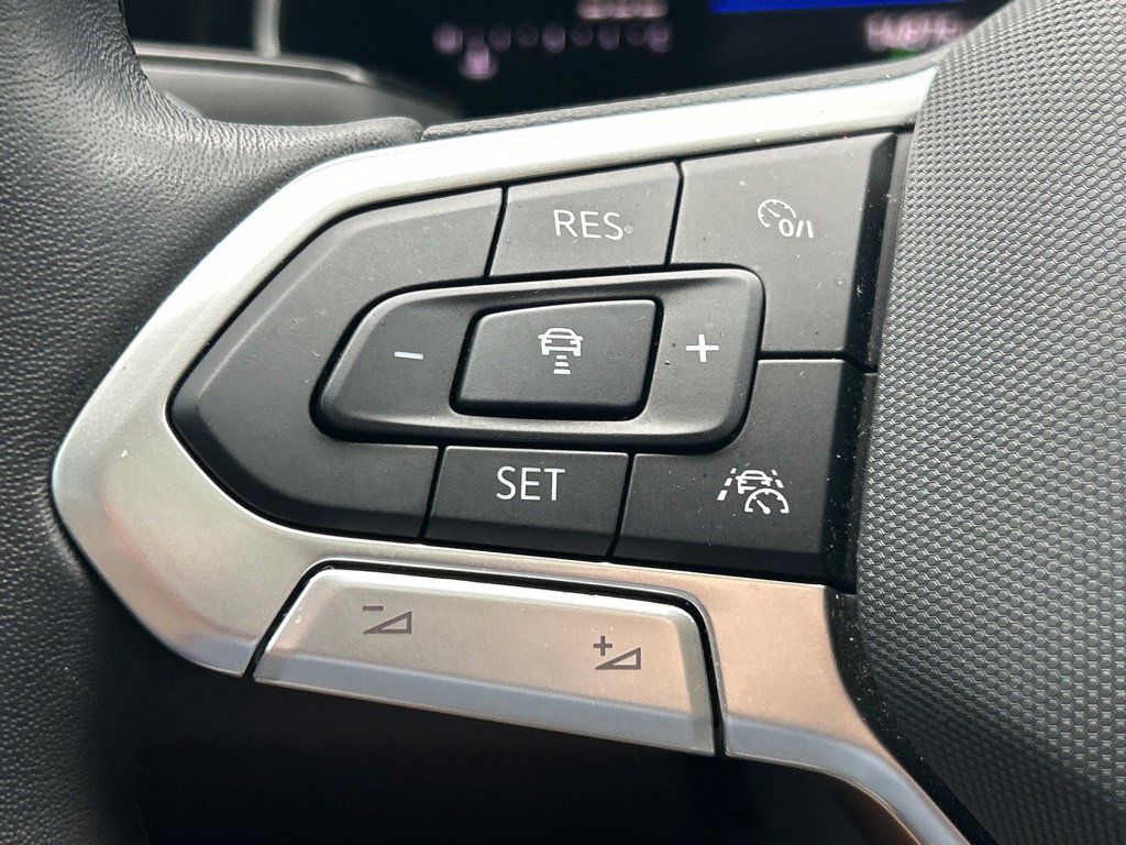 Certified 2024 Volkswagen Jetta SE FWD image 28