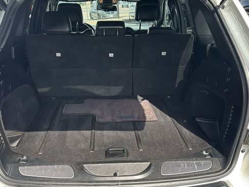 Used 2016 Jeep Grand Cherokee Limited AWD/4WD image 15