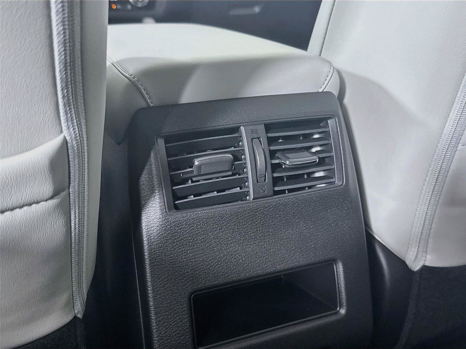 New 2026 Mitsubishi Outlander SE FWD image 15