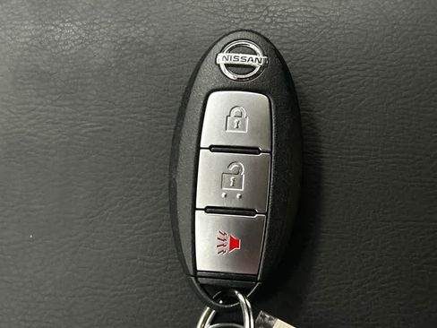 Used 2015 Nissan Rogue SV AWD/4WD image 19