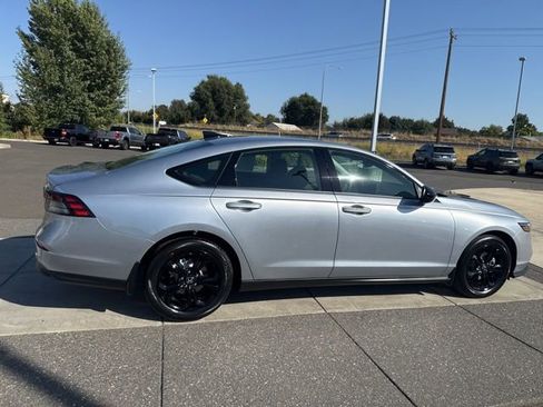 New 2025 Honda Accord SE image 4