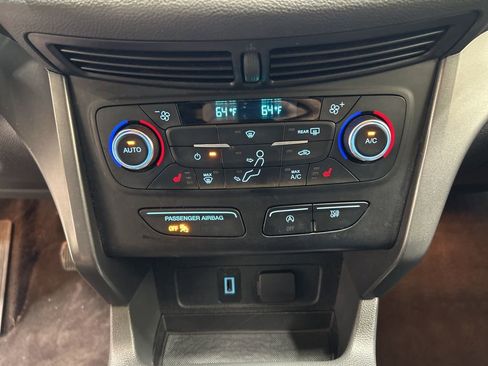 Used 2017 Ford Escape SE w/ Equipment Group 201A image 17