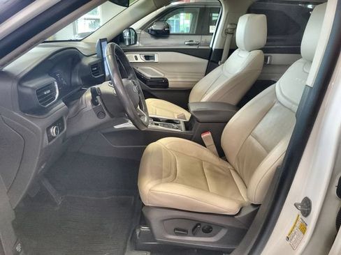 Used 2023 Ford Explorer Platinum w/ Technology Package AWD/4WD image 12