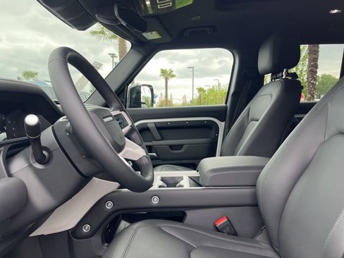 New 2026 Land Rover Defender 110 S AWD/4WD image 4