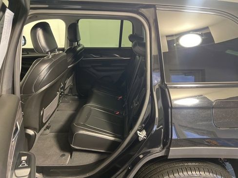 Certified 2023 Jeep Grand Cherokee Limited w/ Black Appearance Package image 27