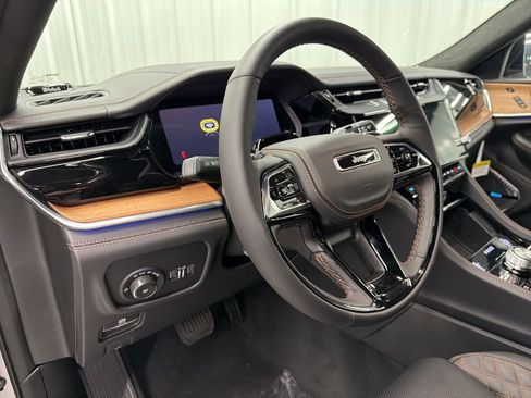 New 2026 Jeep Grand Cherokee Summit AWD/4WD image 12