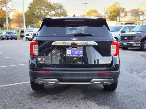 Used 2023 Ford Explorer XLT w/ Equipment Group 202A image 4